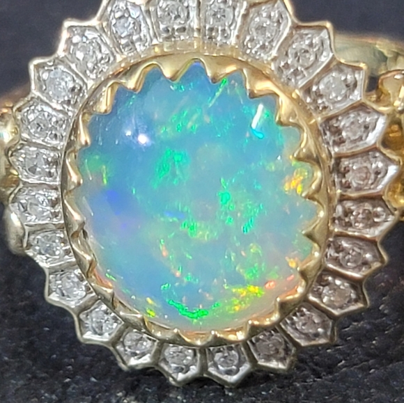 R437 10k Natural Opal and Diamond Ring.  Size7 - Picture 7 of 10